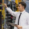Eine Fachkraft für Elektrosicherheit muss immer schriftlich bestellt werden. Fordern Sie jetzt Ihr Zertifikat online bei uns an!